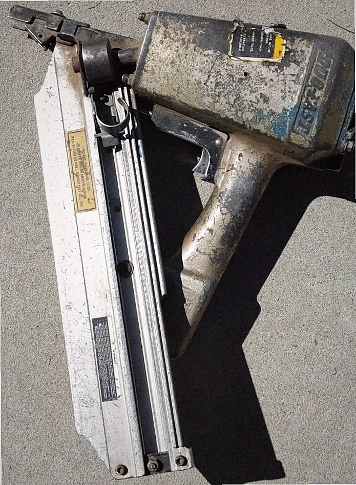 Duo-Fast Strip Framing Nailer Nail Gun Pneumatic Air CN-325